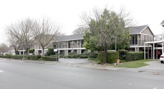 Stella Complex Apartments in Woodland, CA - Building Photo