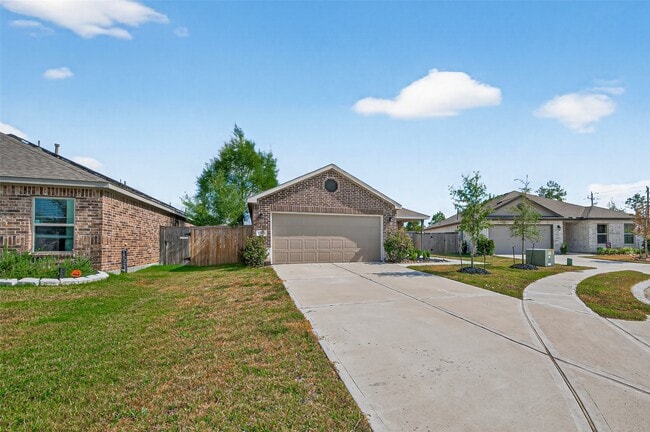15171 Willow Tree Ln in Roman Forest, TX - Building Photo - Building Photo