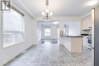 2278 Stone Glen Crescent in Oakville, ON - Building Photo - Building Photo