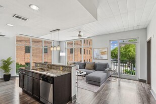 Rivers Edge Apartments in Greenville, SC - Building Photo