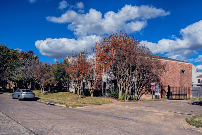 Wind River Park in Houston, TX - Foto de edificio - Building Photo