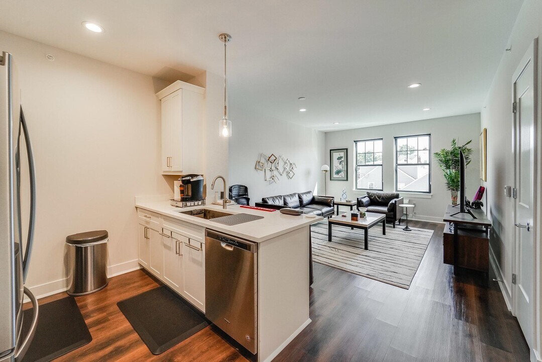 110 Market St in Saddle Brook, NJ - Building Photo