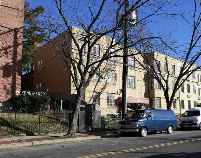 25 Kennedy St NW in Washington, DC - Foto de edificio - Building Photo