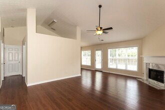 31 Alessie Park Ln in Newnan, GA - Building Photo - Building Photo