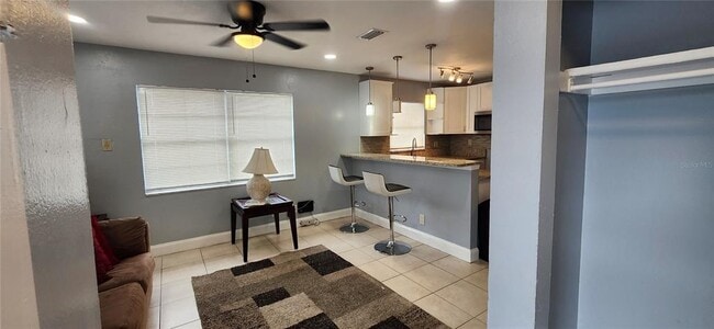 10706 N 15th St in Tampa, FL - Building Photo - Building Photo