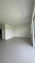 2910 Savoir in Davenport, FL - Building Photo - Building Photo