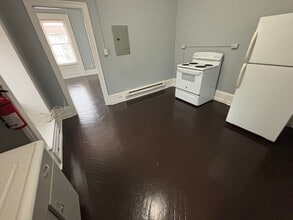 811 W Main St in Norristown, PA - Building Photo - Building Photo