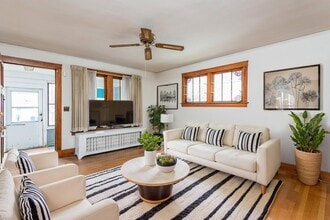 236 S Park Ave in Waukegan, IL - Building Photo - Building Photo