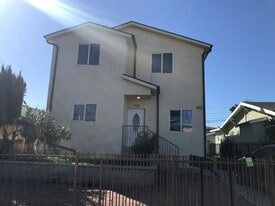 430 E 83rd St in Los Angeles, CA - Building Photo