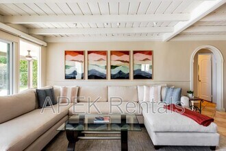 477 E Vía Colusa in Palm Springs, CA - Building Photo - Building Photo