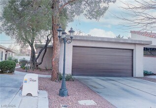 2451 Domingo St in Las Vegas, NV - Building Photo - Building Photo