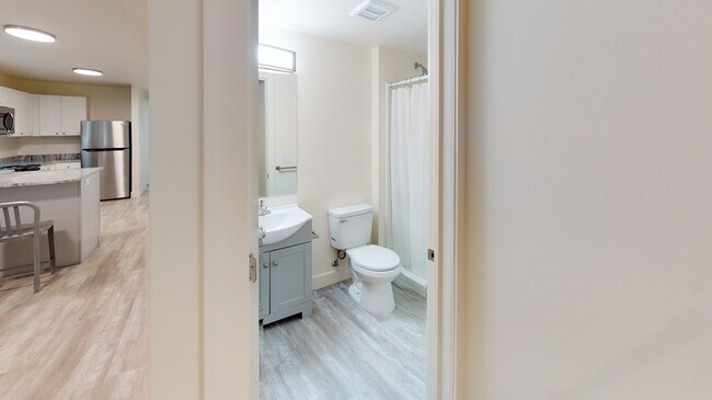 1214 Washtenaw Ct in Ann Arbor, MI - Building Photo - Building Photo