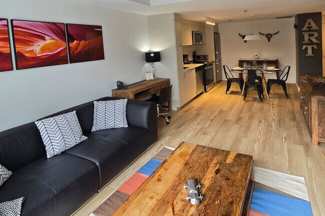 1020 Rue de Bleury in Montréal, QC - Building Photo - Building Photo