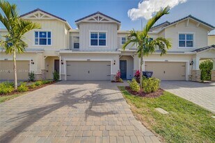 1023 Eucalyptus Dr in Hollywood, FL - Building Photo