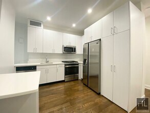 AMAZING CENTRAL PARK SOUTH 2 BED 2 BATH - in New York, NY - Building Photo - Building Photo