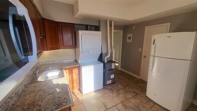 174 South Ave-Unit -Apt 3 in Poughkeepsie, NY - Building Photo - Building Photo