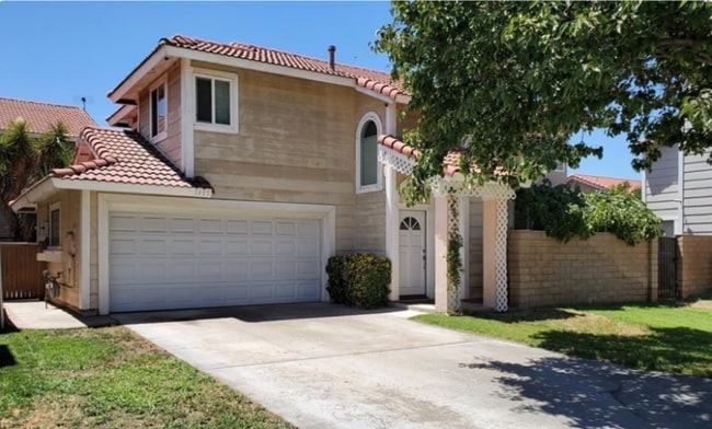 property at 1405 Willow Tree Ln