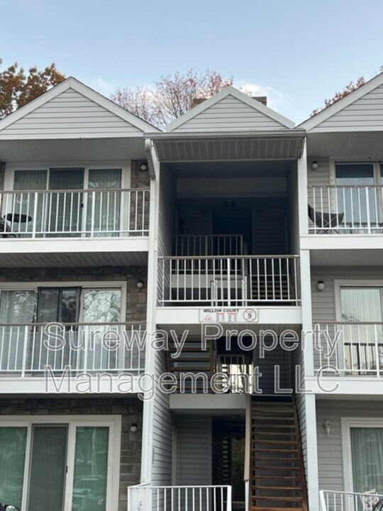 78 Willow Ct in Hamilton Township, NJ - Building Photo