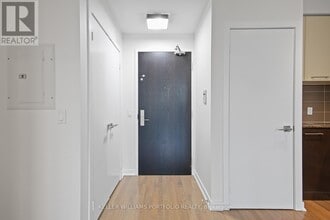 770 Bay St. in Toronto, ON - Building Photo - Building Photo