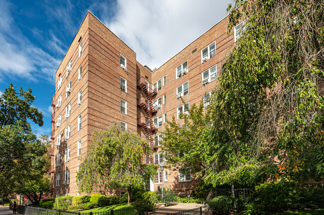 Queen Anne Apartments in Jackson Heights, NY - Building Photo - Building Photo