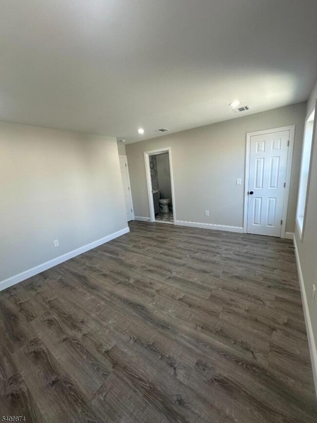 393 E 27th St in Paterson, NJ - Building Photo - Building Photo