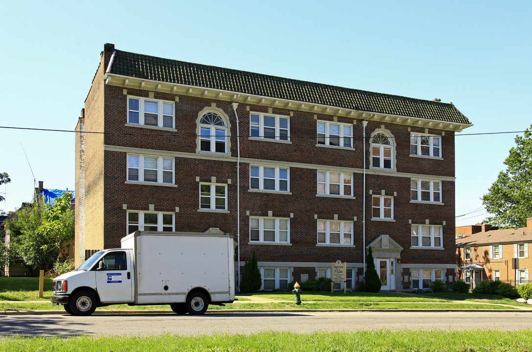 Superior Glen Apartments in East Cleveland, OH - Building Photo