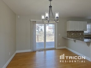 4451 Johnny Cake Ridge Rd in Eagan, MN - Building Photo - Building Photo