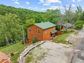 721 Shore Rd in Powersite, MO - Building Photo