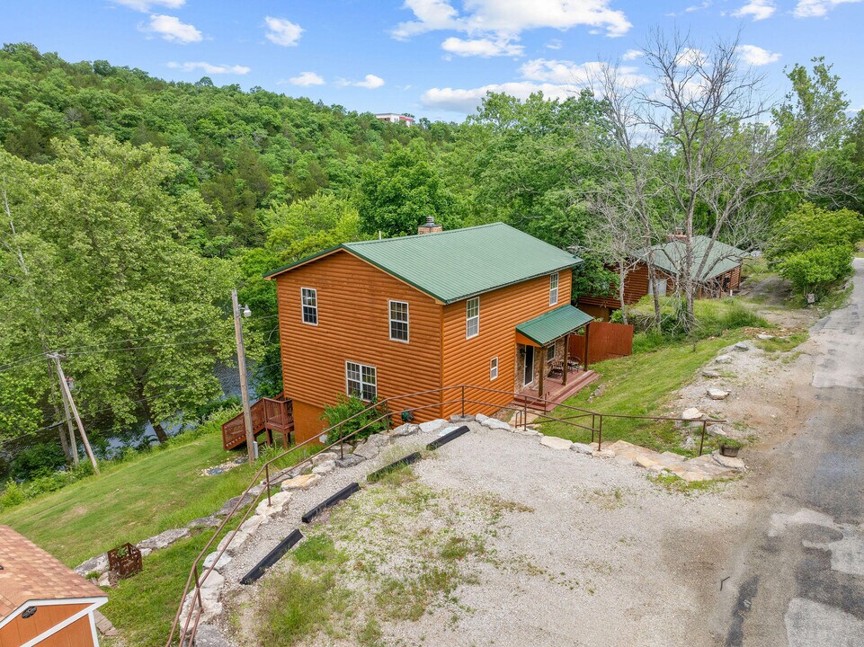 721 Shore Rd in Powersite, MO - Building Photo
