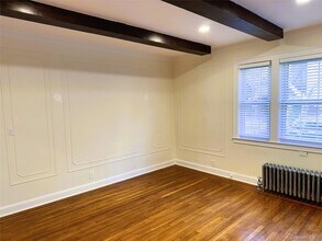 48-43 44th St in Queens, NY - Building Photo - Building Photo