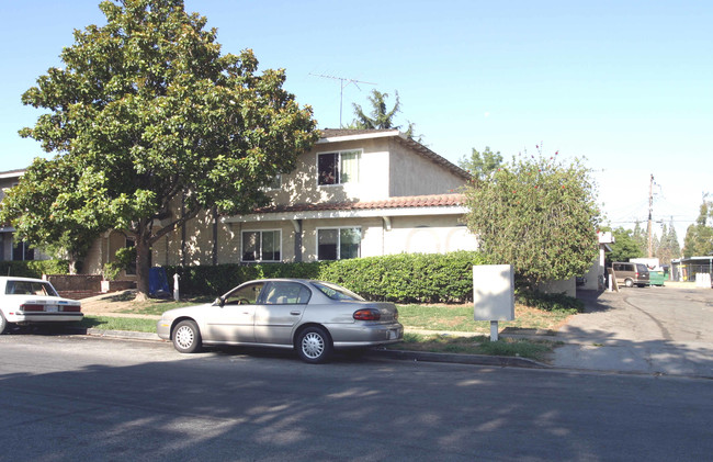 711 Menker Ave in San Jose, CA - Building Photo - Building Photo