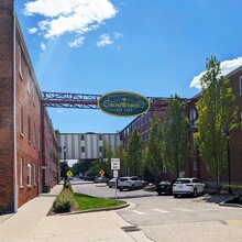 Depot Square Flats in Batesville, IN - Foto de edificio - Building Photo