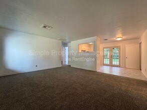 1108 W Apache St in Norman, OK - Building Photo - Building Photo