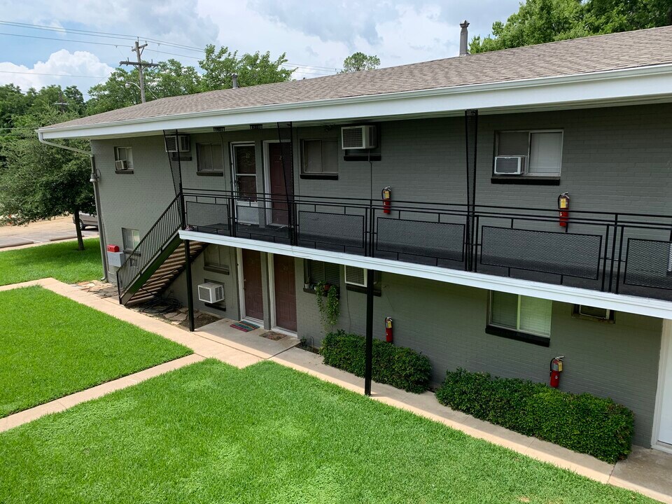 1800 Scripture St, Unit 1 in Denton, TX - Building Photo