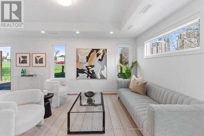 15 Acorn Ave in Toronto, ON - Building Photo - Building Photo
