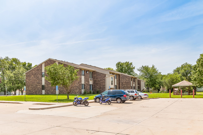 Grimes Park Apartments in Grimes, IA - Building Photo - Building Photo