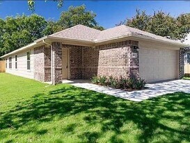 401 Ritchey St in Gainesville, TX - Building Photo