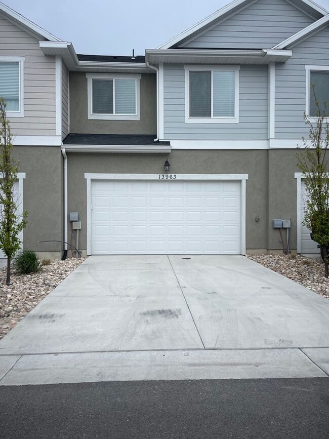 property at 13963 Silver Peak Ln
