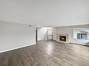 8125 Caminito Mallorca in San Diego, CA - Building Photo - Building Photo