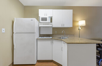 Furnished Studio - Linthicum Heights in Linthicum Heights, MD - Foto de edificio - Building Photo