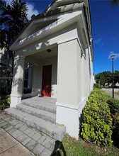 17065 SW 93rd St in Miami, FL - Building Photo - Building Photo