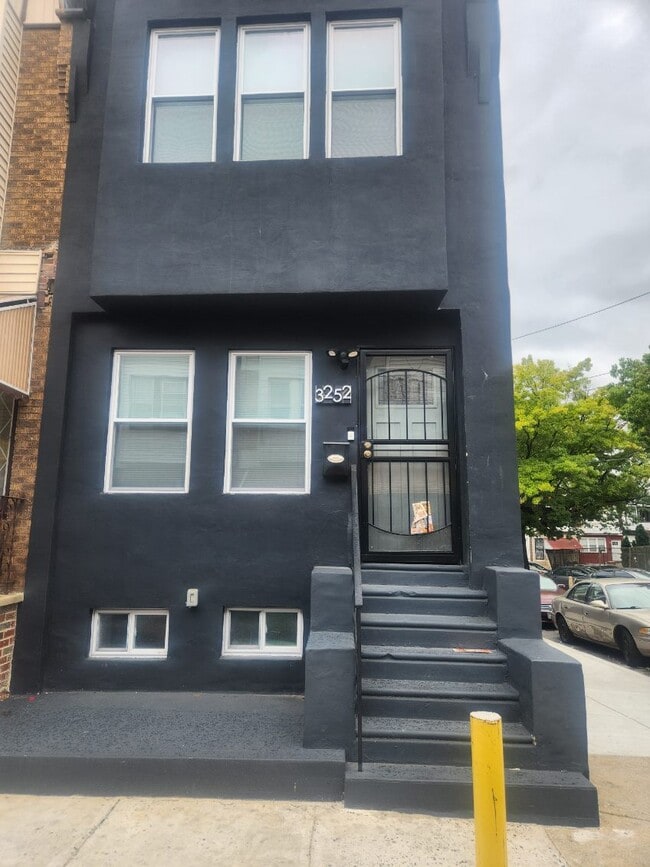 property at 3252 N Etting St