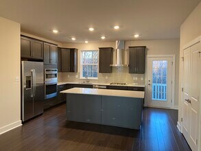 253 Red Leaf Ln in Exton, PA - Building Photo - Building Photo