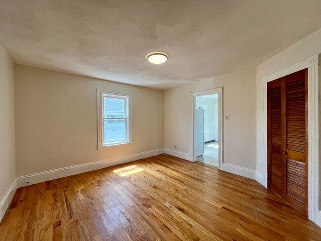 property at 10 Hamden Cir