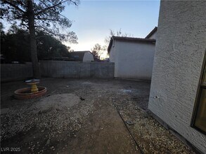 6645 W Telegraph Rd in Las Vegas, NV - Building Photo - Building Photo