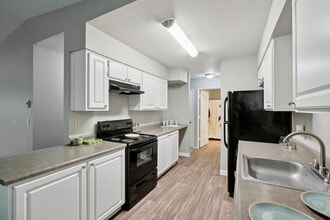 Arnada Pointe in Vancouver, WA - Building Photo - Building Photo