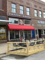 213 W Madison St, Unit Madison St Loft Apartment in Pontiac, IL - Building Photo