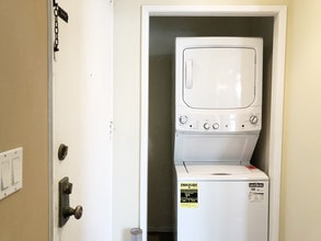 1 Buccaneer St, Unit 1 in Marina Del Rey, CA - Foto de edificio - Building Photo