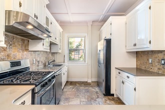 300 Eckford St, Unit #1 in Brooklyn, NY - Foto de edificio - Building Photo