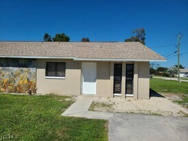 7507 Mellon Rd in Ft. Myers, FL - Building Photo